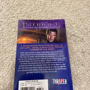 Intrigue Thriller Book